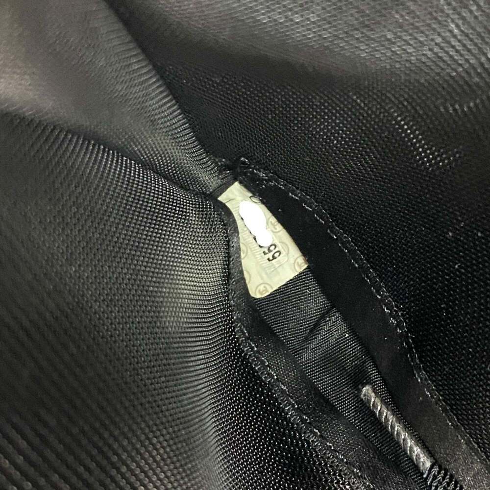 CHANEL Black Shoulder Bag - Picture 13 of 16